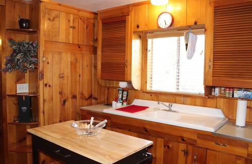 Oakhurst Cabin | Rustic Chapparal Cabin at Bass Lake Heights