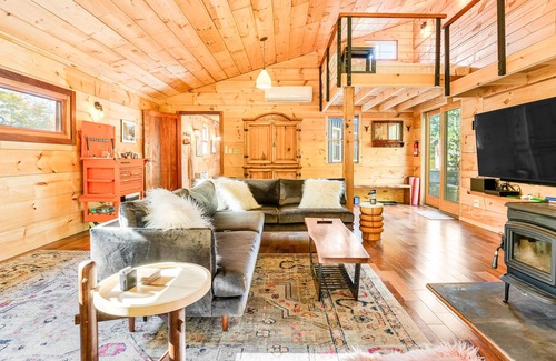 Newfane Cabin | Rustic-chic, dog-friendly cabin with fast WiFi, wood stoves, & great hiking