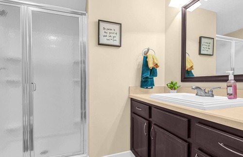 Westerville Apartment | Rustic Condo W/Pool (Free Parking) Mini Bar