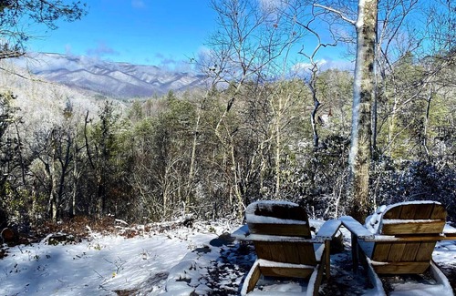Almond Cabin | Rustic, Cozy Cabin with a View of the Smokies, Firepit, Large Deck, Pet-Friendly