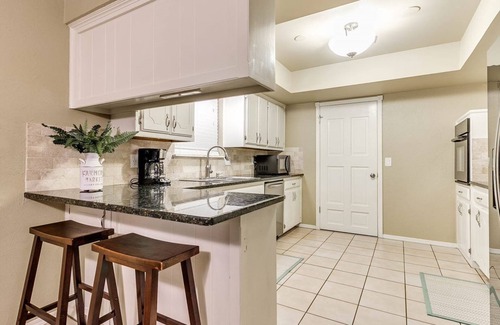 Edmond House | Rustic Elegance Meets Modern Comfort