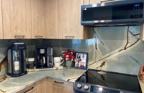 River Park House | Rustic Elegance- Private Heated Salt pool, 2 bed, 2 bath, Fenced & Pet friendly