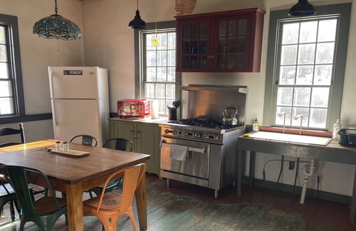 Barnet House | Rustic Farmhouse Retreat