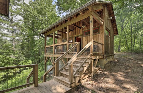 Leicester Cabin | Rustic Harmony Gardens Cabins in Leicester!