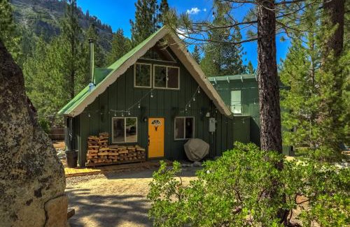 Christmas Valley House | Rustic Haven - Hot tub & Pet friendly
