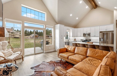 Williams House | Rustic Home - Central AC, Game room, 4BR, Sleeps10