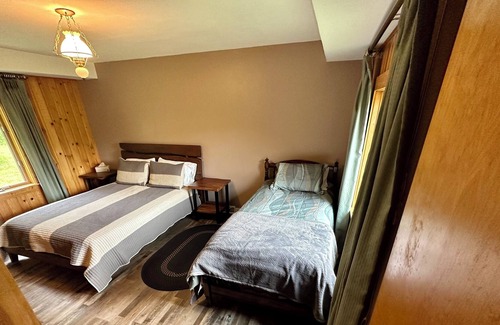 Hayward House | Rustic Home near Downtown Hayward