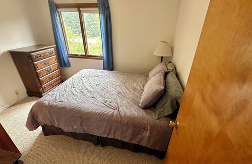 Hayward House | Rustic Home near Downtown Hayward