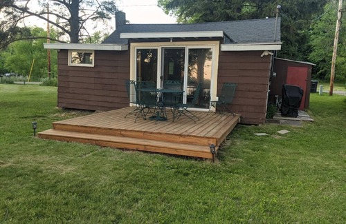 Fennville Cabin | Rustic Lakefront Cabin near Saugatuck&South Haven