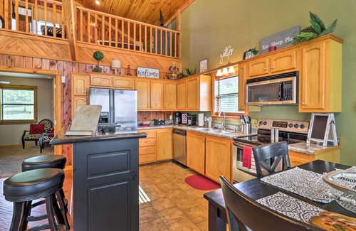 Waveland Cabin | Rustic Lamar Cabin w/Deck & Private Hot Tub