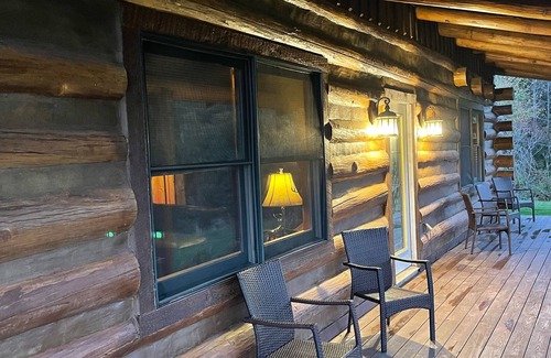 Mars Hill Cabin | Rustic log cabin~ HOT TUB~ Breathtaking mountian views near Hatley Point