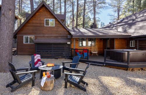 Munds Park House | Rustic Log Cabin in Munds Park