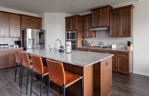 Weston House | Rustic Modern 5BR Frisco Home | In-Law Suite | Come Stay With Us!