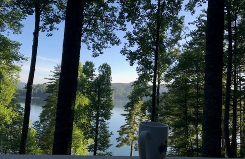 Cullowhee House | Rustic Modern Mountain Retreat w/Awesome Lake Glenville view