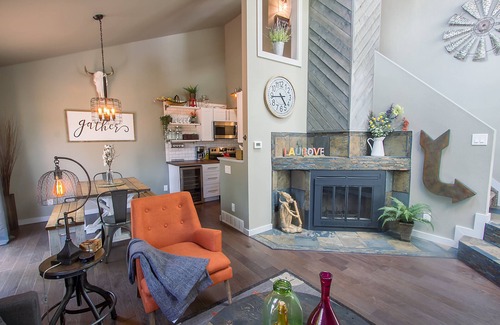 Colorado Springs House | Rustic-Modern Townhome B in Ivy Wild/Downtown