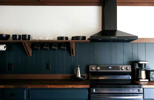 New Market House | Rustic Mountain Cabin with Porch & Fire Pit in New Market, Virginia