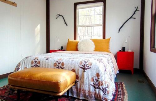 New Market House | Rustic Mountain Cabin with Porch & Fire Pit in New Market, Virginia