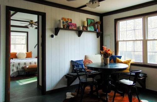 New Market House | Rustic Mountain Cabin with Porch & Fire Pit in New Market, Virginia