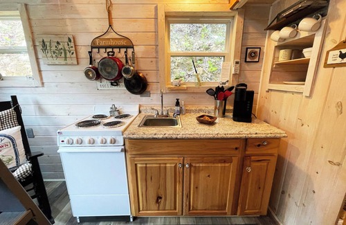 Newport Cabin | Rustic Mt. Farmer Cabin Retreat – Nature, Quiet, and Mountain View’s.