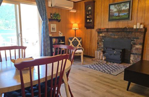 Port Angeles House | Rustic Pines Retreat