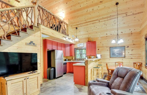 Rabun Gap Cabin | Rustic Rabun Gap Cabin ~ 2 Mi to Dtwn Clayton!