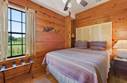 Ocean Springs House | Rustic Retreat