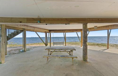 Ocean Springs House | Rustic Retreat