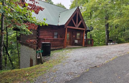 Gatlinburg - Pigeon Forge House | Rustic Retreat