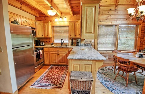 West Jefferson Cabin | Rustic River-Open for Bookings! River Access, WIFI, Ping Pong, Fire Pit