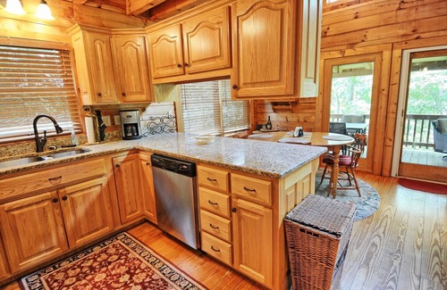 West Jefferson Cabin | Rustic River-Open for Bookings! River Access, WIFI, Ping Pong, Fire Pit