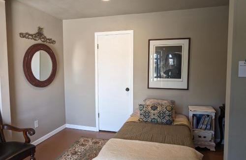 Squaw Valley Apartment | Rustic Rooms Barn Loft (Upstairs Studio Apartment) Near Kings Canyon & Sequoia National Parks