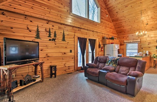Sevierville Cabin | Rustic Sevierville Cabin w/Covered Porch!