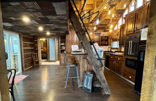 Kanab House | Rustic Soul Retreat I Private Hot Tub I Central Location