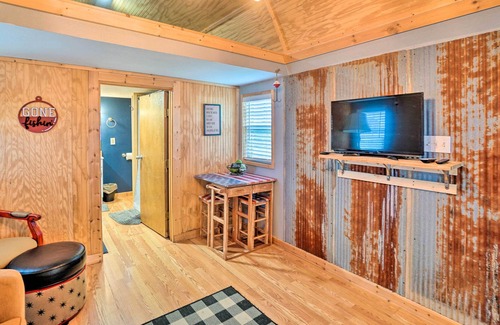 Fletcher Apartment | Rustic Studio in Fletcher’s Quiet Countryside!