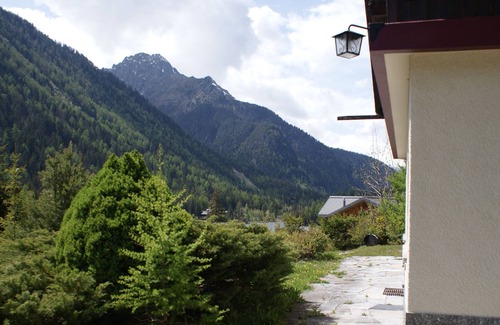 Champex-Lac Ski Chalet | Rustic, sunny cottage, garden on the heights of Champex, lake view
