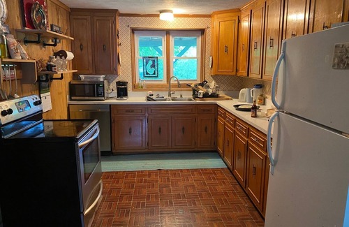Sumner County Other | Rustic Tennessee Farmhouse on 100 acres of land