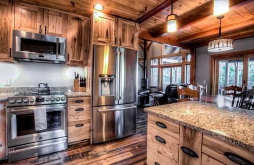 Black Mountain House | Rustic Timber | Luxury Timber Frame in the Heart of Montreat | Streams, Hiking, Close to Asheville