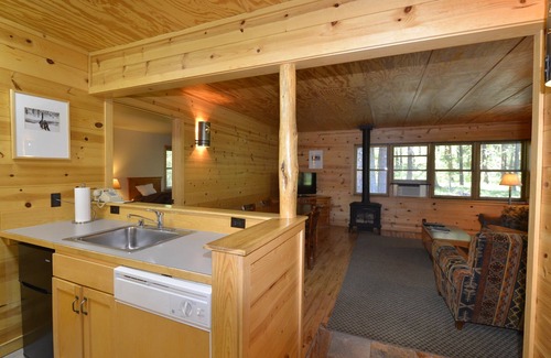Mazama Cabin | Rustic Two Bedroom Cabin