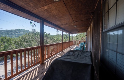 Concan House | Rustic two bedroom home nestled on Cedar Ridge Lane.