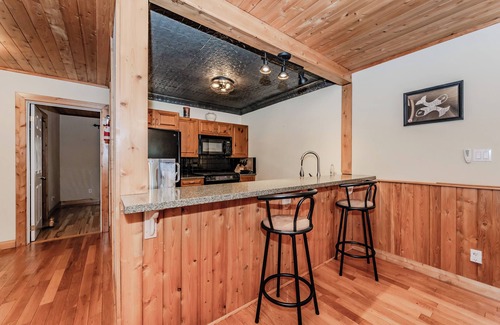Northern Bruce Peninsula Cottage | Rustic Vibes w/Pool & Hot Tub - Tobermory