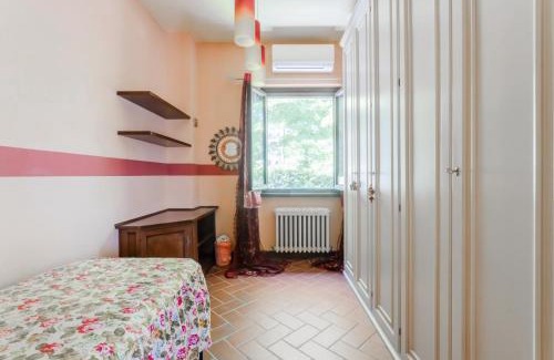 Vorno Apartment | Rustic Villetta with Garden, Pool and Parking