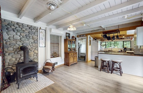 Port Angeles Cabin | Rustic Waterfront Cabin Retreat on Scenic Lake Sutherland