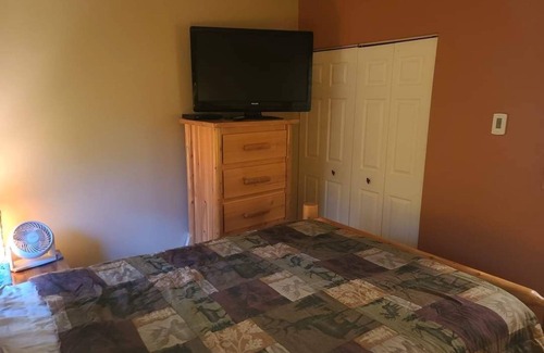 Lyndon Station Condo | Rustic Wisconsin Dells Condo
