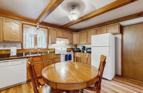 Friendship House | Rustic Woodland Retreat- Unit A