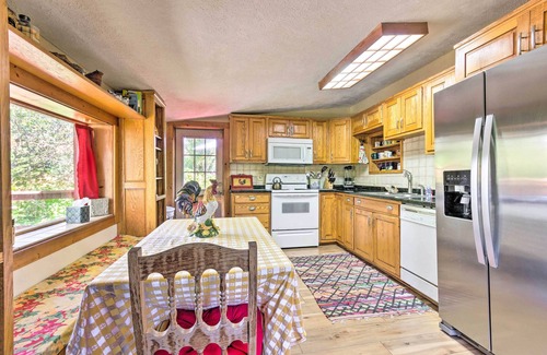 Skyland Cabin | Rustic-Yet-Cozy Cabin w/Patio, 12 Mi to Asheville