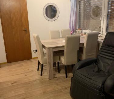 Allensbach Apartment | Rustikale Wohnung mit Garten