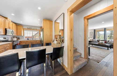 Tahoe City House | Rustling Grove - Pet-Friendly, Walking to Lake & Downtown - Private Hot Tub