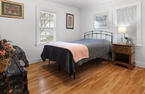 Central - Terry Apartment | Rusty Relic - hot tub - 7min to hospital - 5min to DT - 5min to freeway