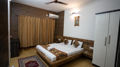Tivarekar Wadi Hotel | Ruturaj Inn Alibag