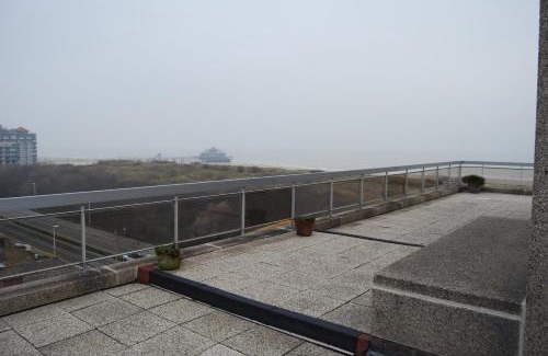 Blankenberge Apartment | Ruzettelaan 183 T11 bus 192